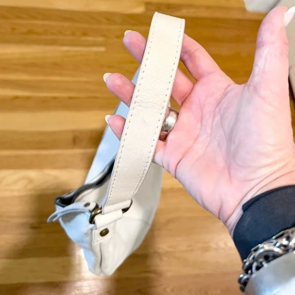 American Leather Company Carrie Hobo Bag in Cream - Picture 7 of 11